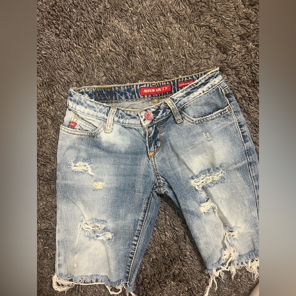 Miss Sixty Jeans Ripped Distressed Jean Shorts - 24 - Picture 13 of 16